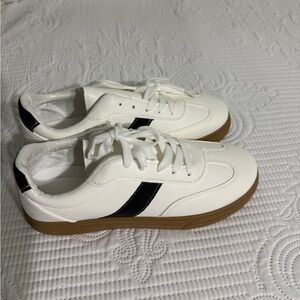 White Sneakers with Black Stripe